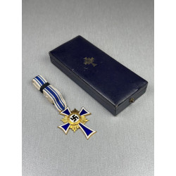 GERMAN MOTHERS CROSS...
