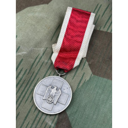 GERMAN WW2 RED CROSS MEDAL